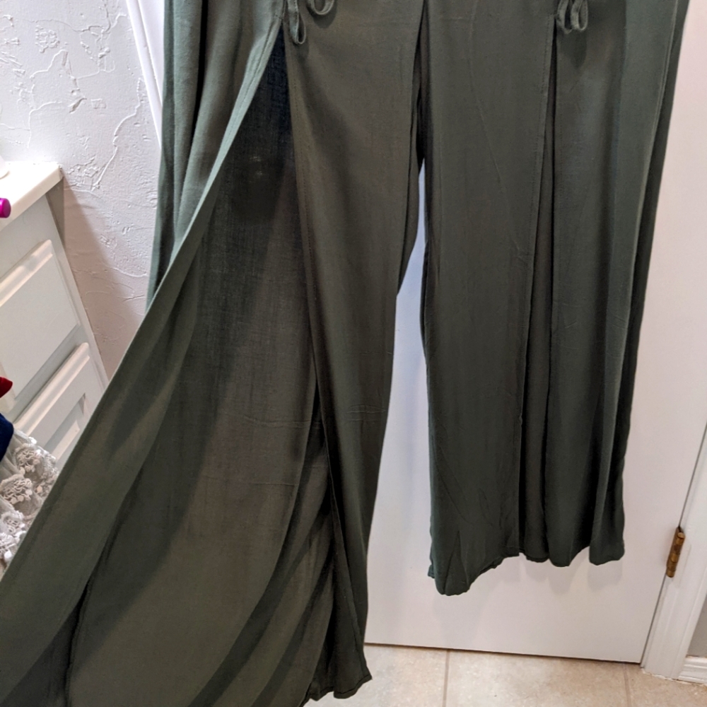 Green flare pant/shorts